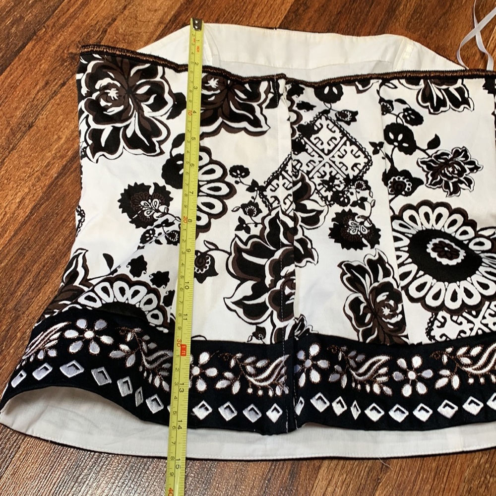 White House Black Market Black and White Floral Strapless Top - Picture 8 of 11